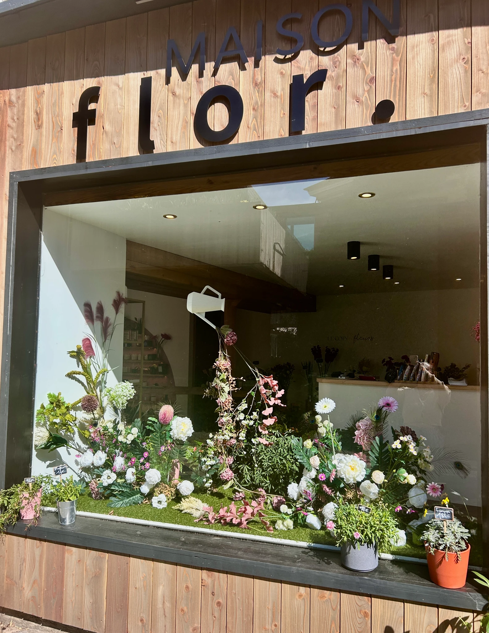 deco-vitrine-maisonflor.jpg